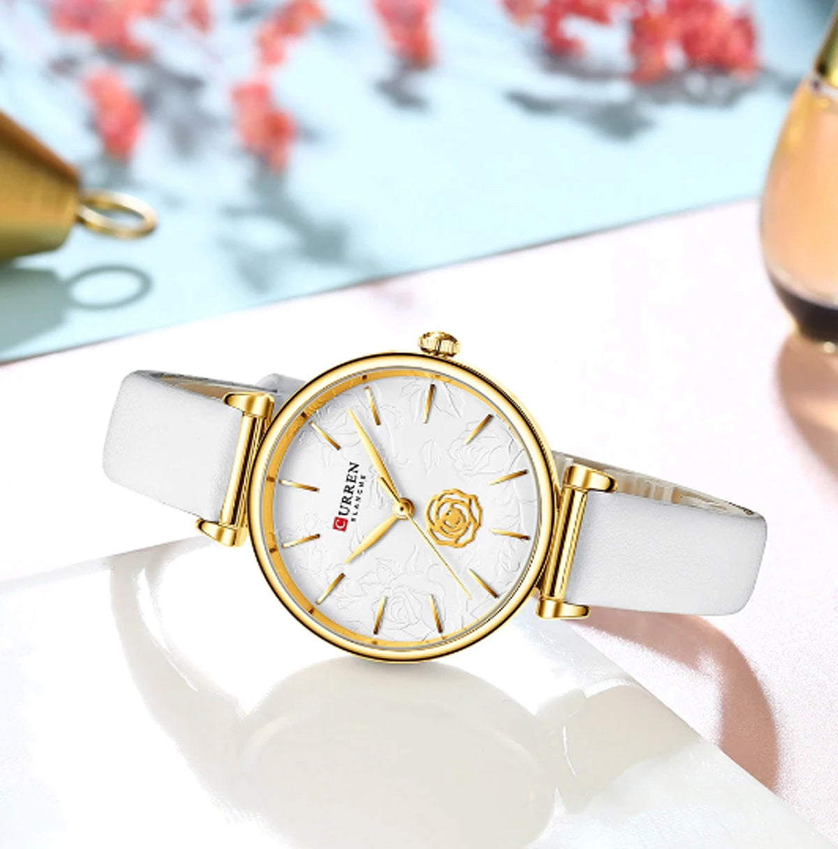 CURREN 9078 Women's Leather Strap Watch