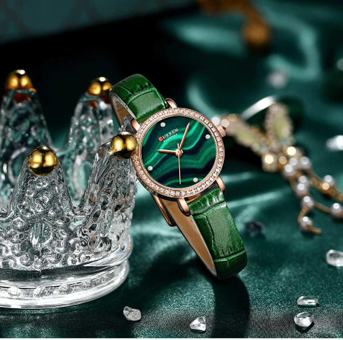 CURREN 9083 Women's Leather Straps Watch
