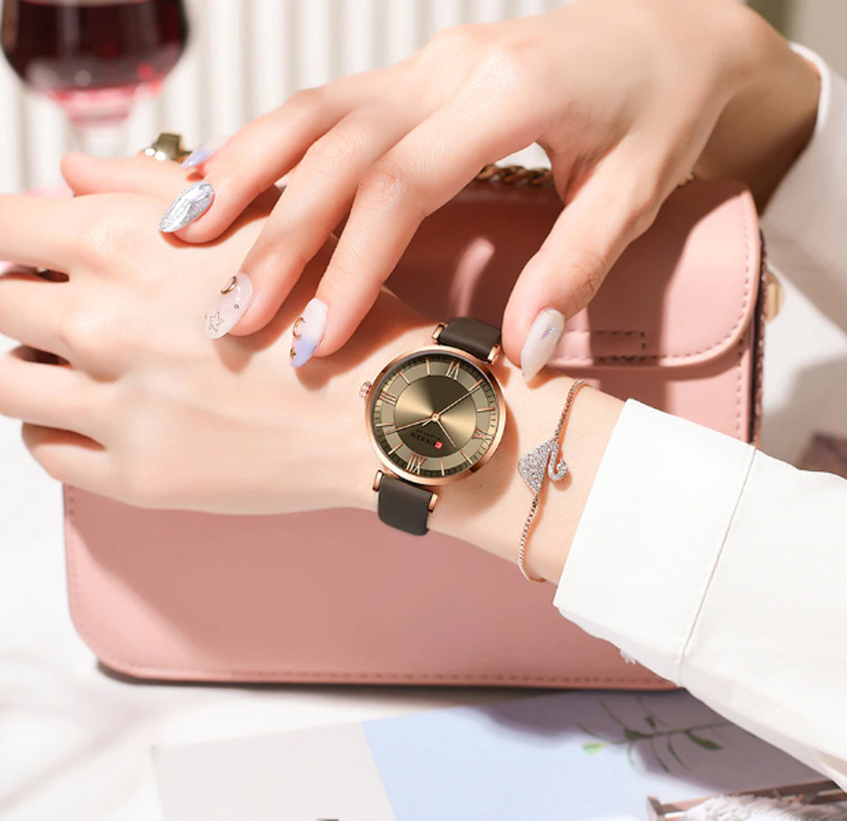 CURREN 9079 Women's Leather Straps Watch