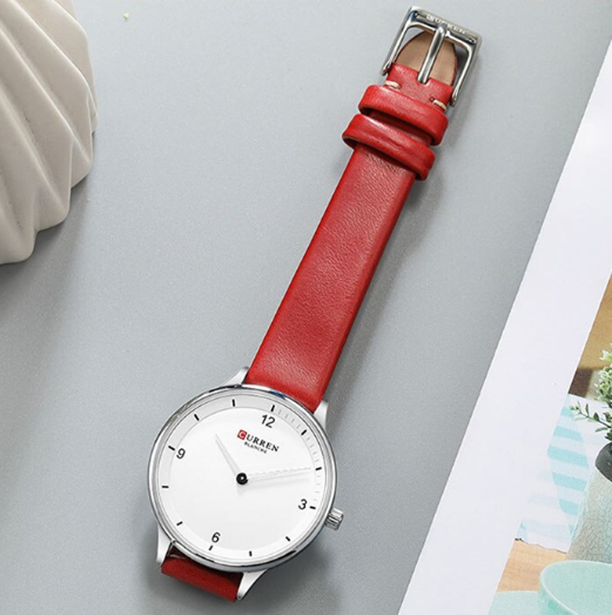 CURREN 9039 Women's Leather Straps Watch