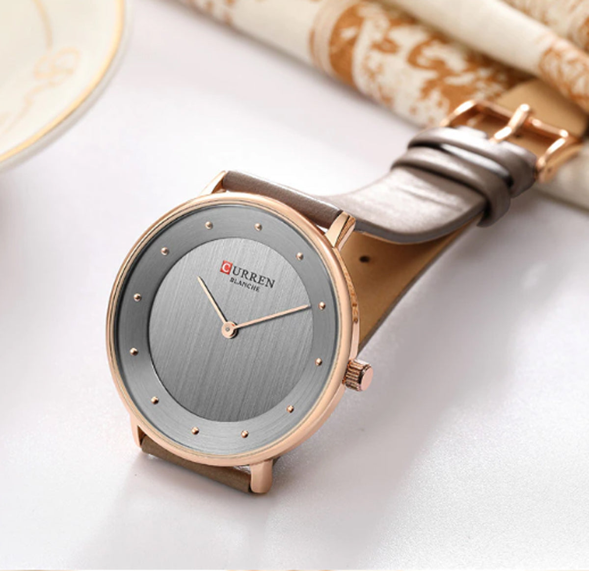 CURREN 9033 Women's Leather Straps Watch