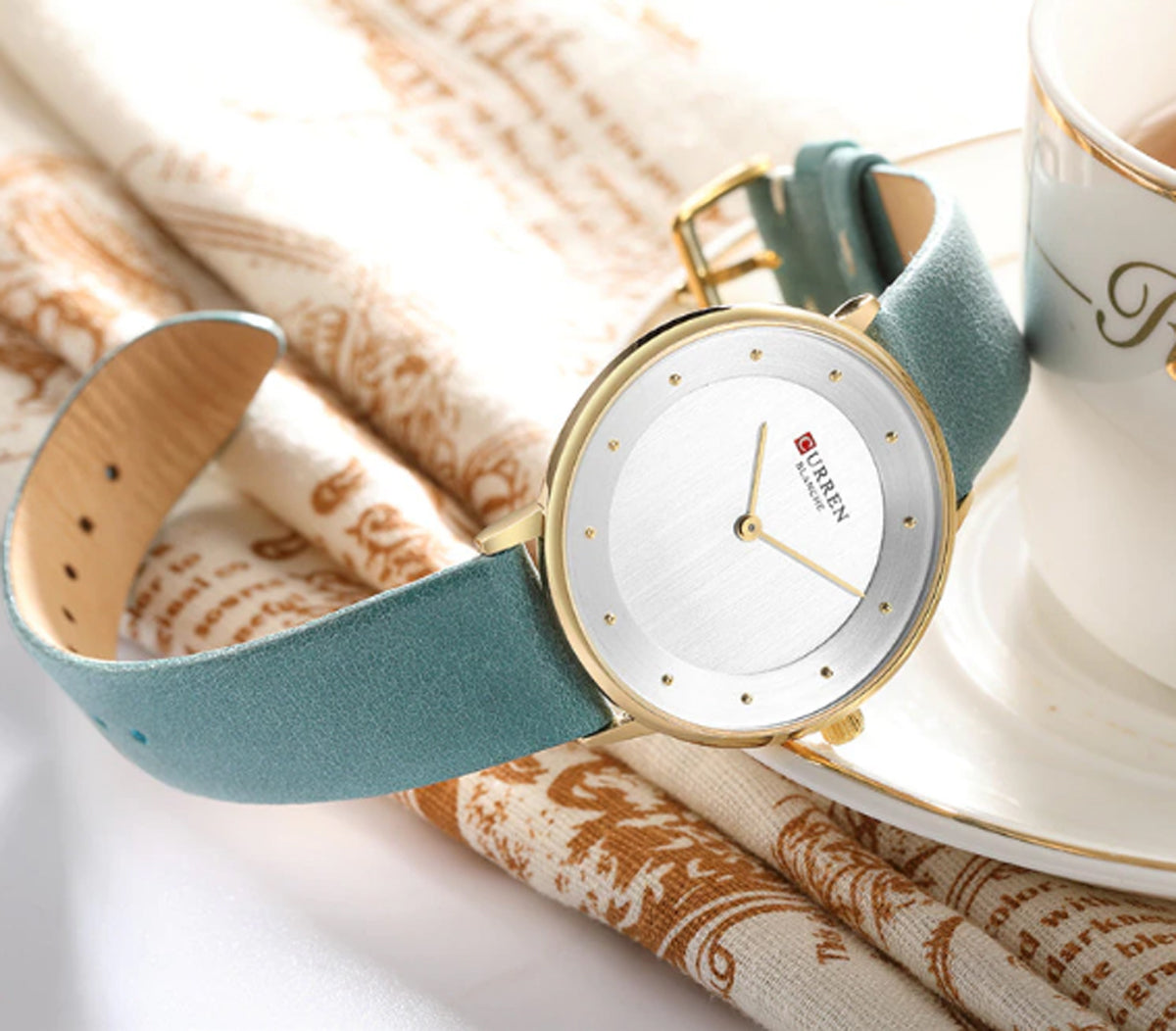 CURREN 9033 Women's Leather Straps Watch