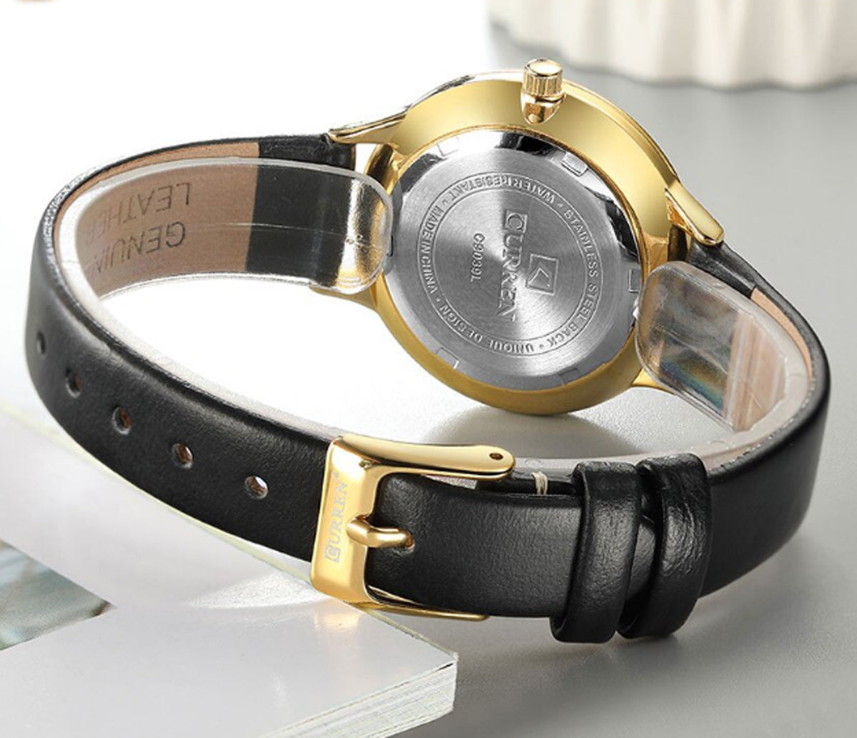 CURREN 9039 Women's Leather Straps Watch