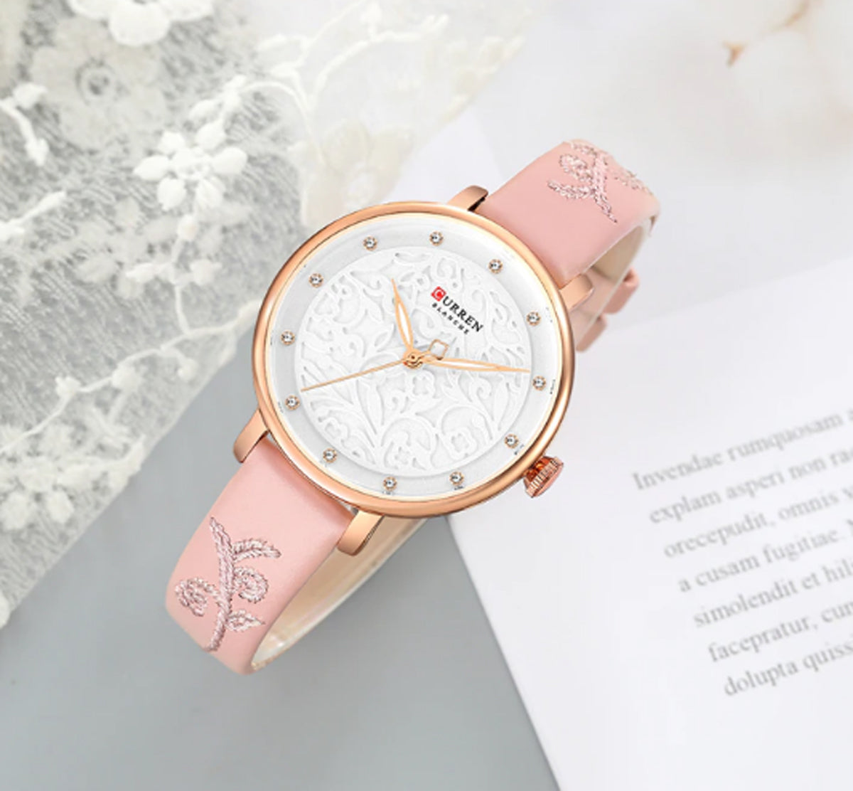 CURREN 9046 Women's Leather Straps Watch