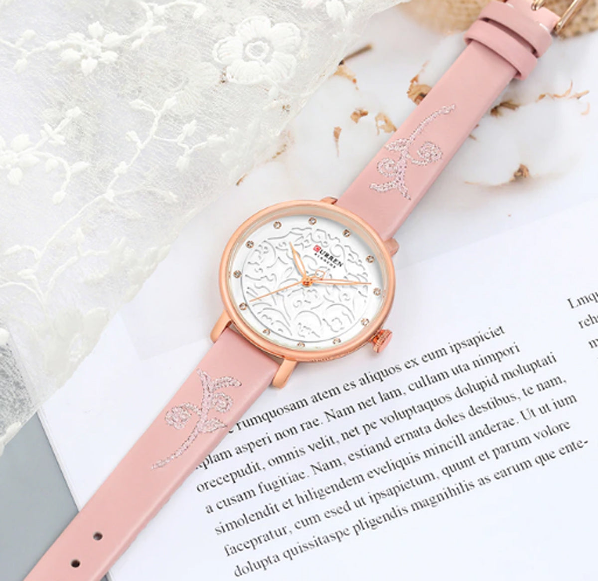 CURREN 9046 Women's Leather Straps Watch