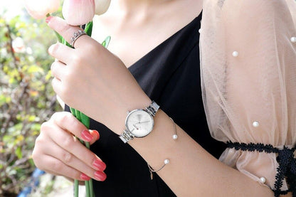 CURREN 9058 Women's Strainless Steel Watch