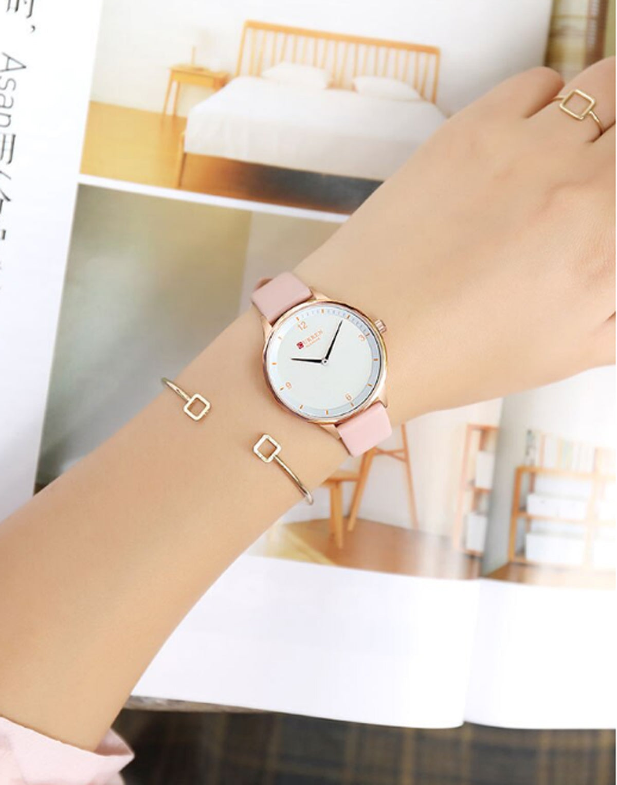 CURREN 9039 Women's Leather Straps Watch